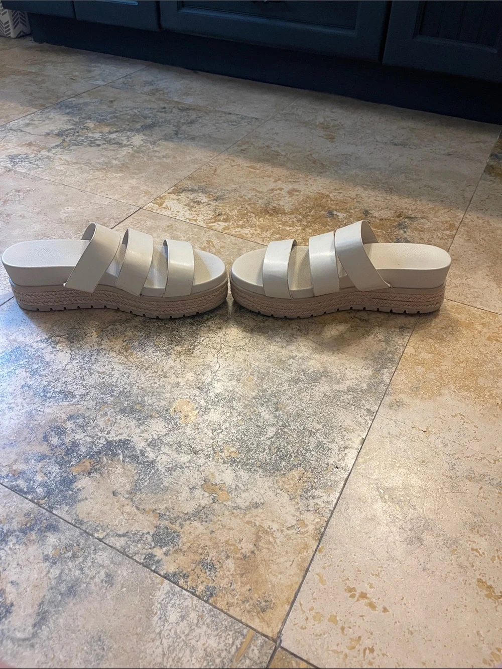 Women's Triple-Strap Platform Slide Sandals in Light Beige size 8.5 altard state
